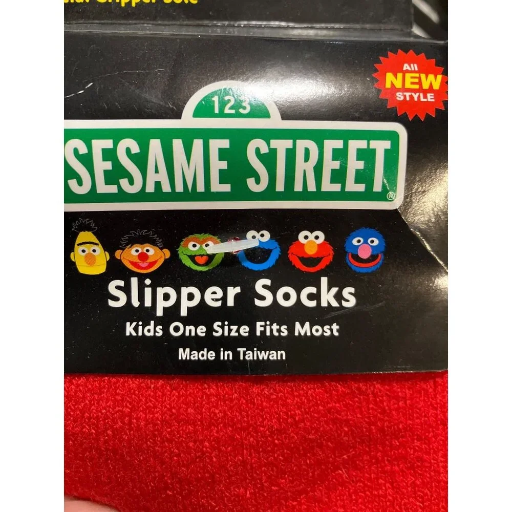 Sesame Street Kids Slipper Socks With Gripper Sole One Size Red Elmo Print
